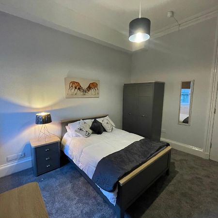 Traditional 5 Bedroom City Centre Apartment 格拉斯哥 外观 照片