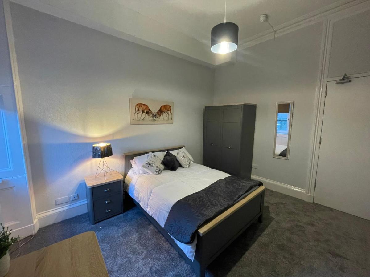 Traditional 5 Bedroom City Centre Apartment 格拉斯哥 外观 照片